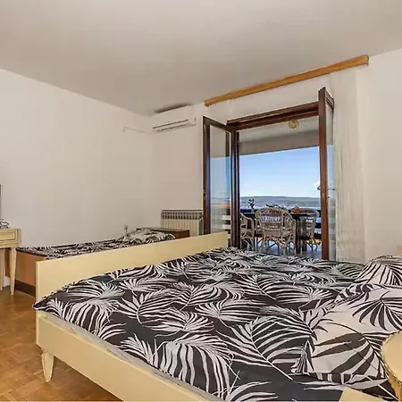 Awesome In With House Sea View